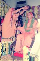 HH Shrimat Sadyojat Shankarashram Swamiji ascending the Shri Chitrapur Mathadhipati Peetha (27 Feb 1997)